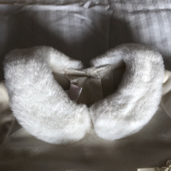 Baby girls size 3 to 6 month, Bonnie baby off-white holiday dress Christmas - Picture 5 of 10